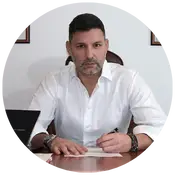 Dr. Szentkláray Bence Ügyvéd