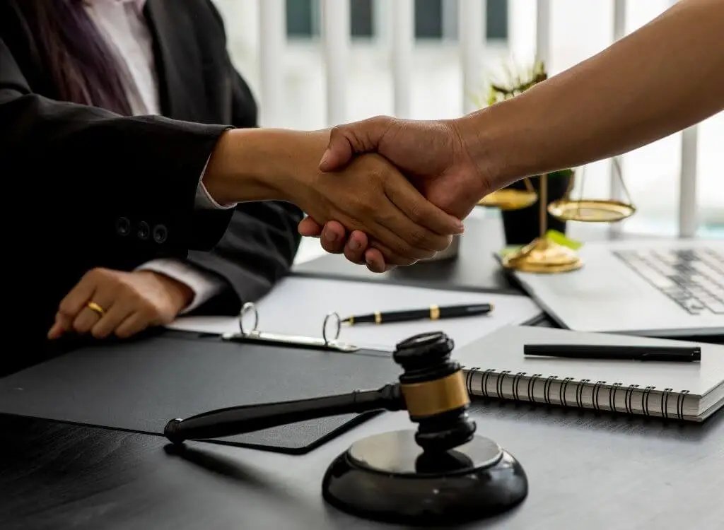 Kártérítési ügyvéd